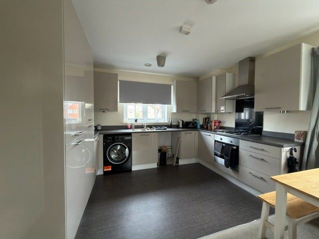 Property photo 3 of 10 6