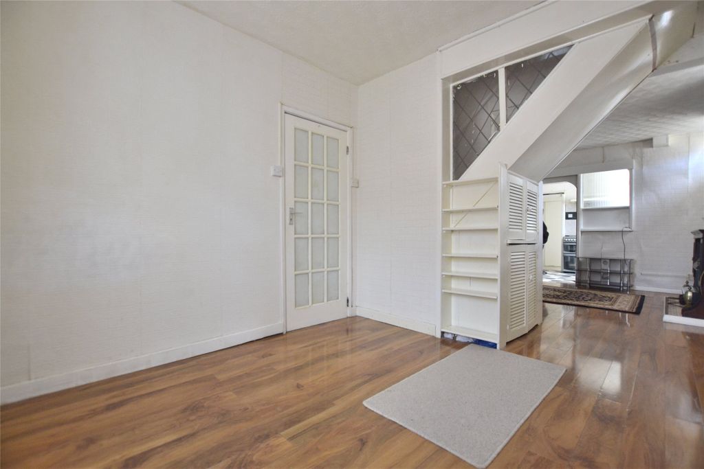 Property photo 3 of 11 Living Room