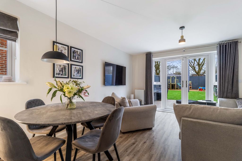 Property photo 2 of 22