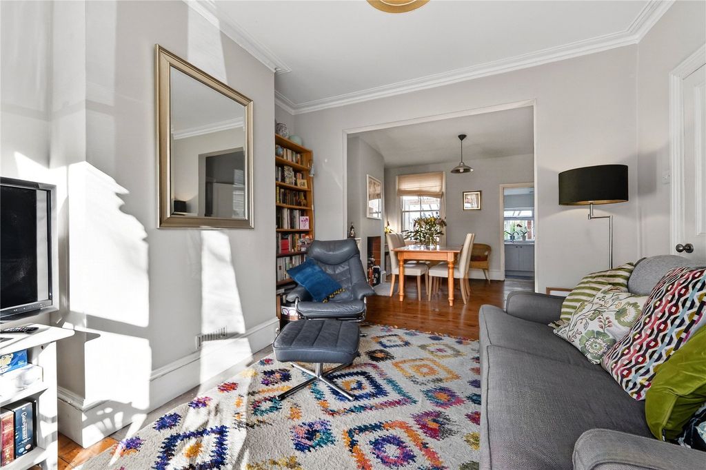 Property photo 3 of 19 Picture No. 06