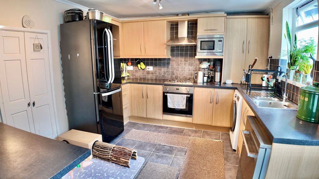 Property photo 3 of 29