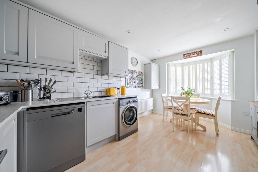 Property photo 2 of 11 1375534-7-6908B2Efe968E