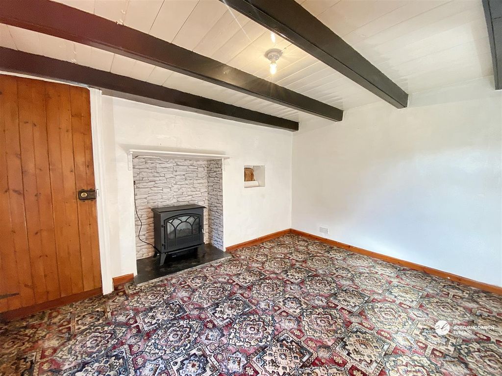 Property photo 3 of 17 Dining Room