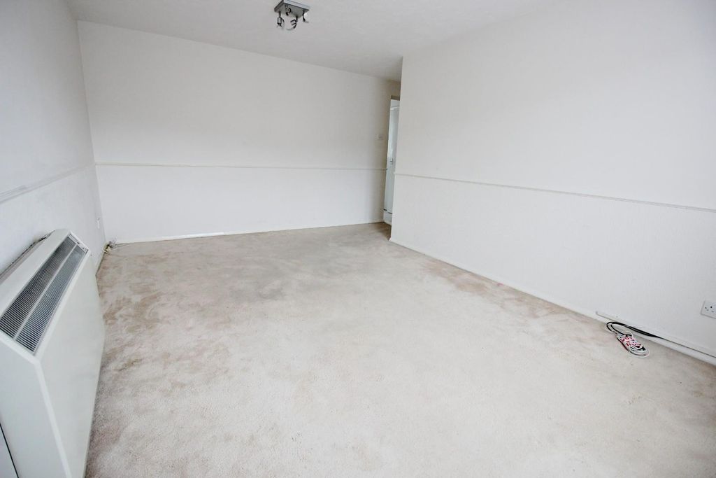 Property photo 2 of 8 Img_2924_Pe.Jpg