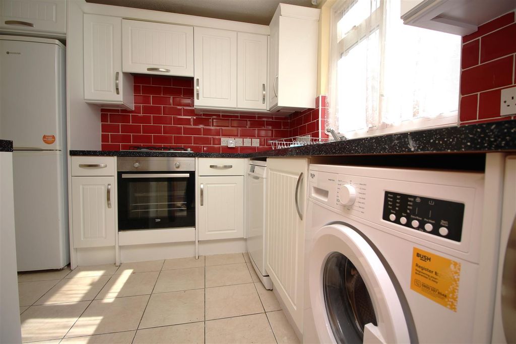 Property photo 3 of 8 Picture 3