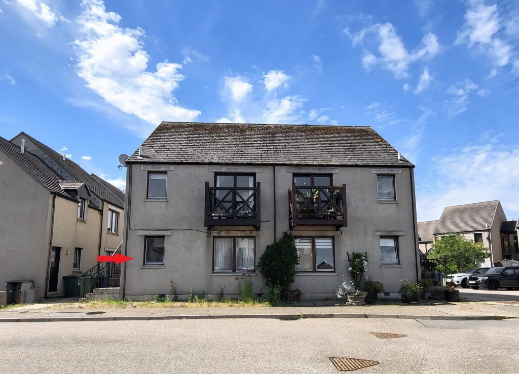 Property photo 1 of 12