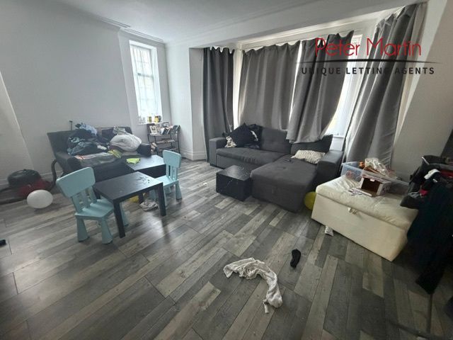 Property photo 1 of 8 Photo 7