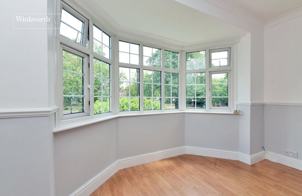 Property photo 3 of 12 Picture No. 06