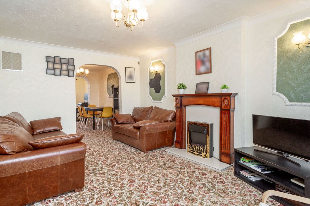 Property photo 2 of 19 Image16