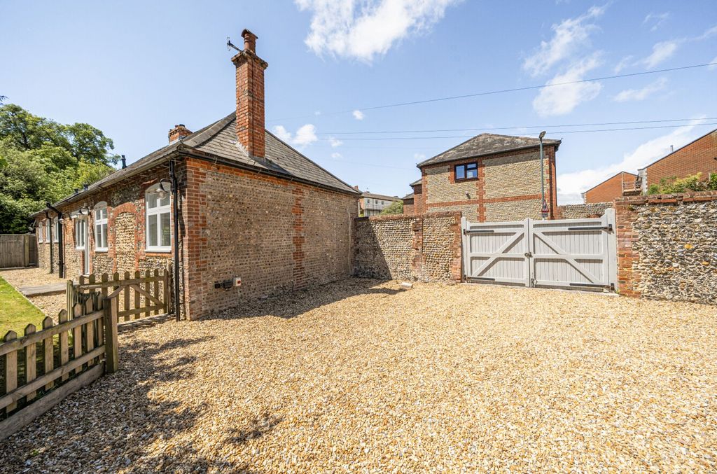 Property photo 1 of 23