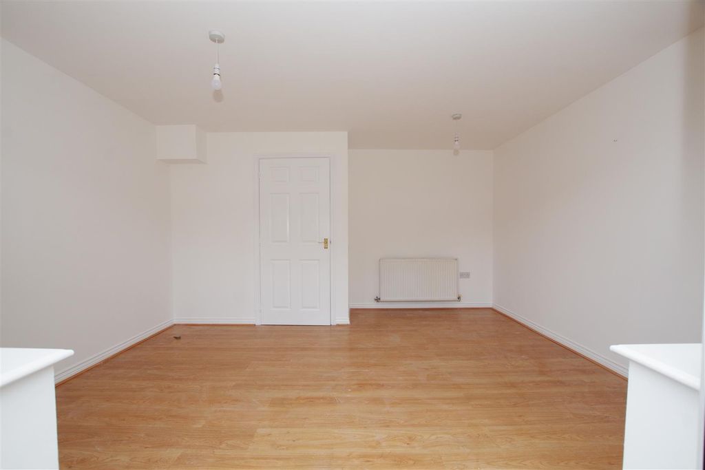 Property photo 3 of 11 Lounge/Diner