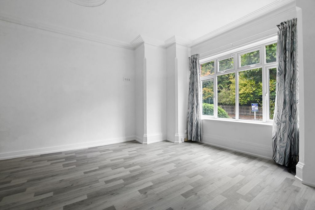 Property photo 2 of 13 Photo 3