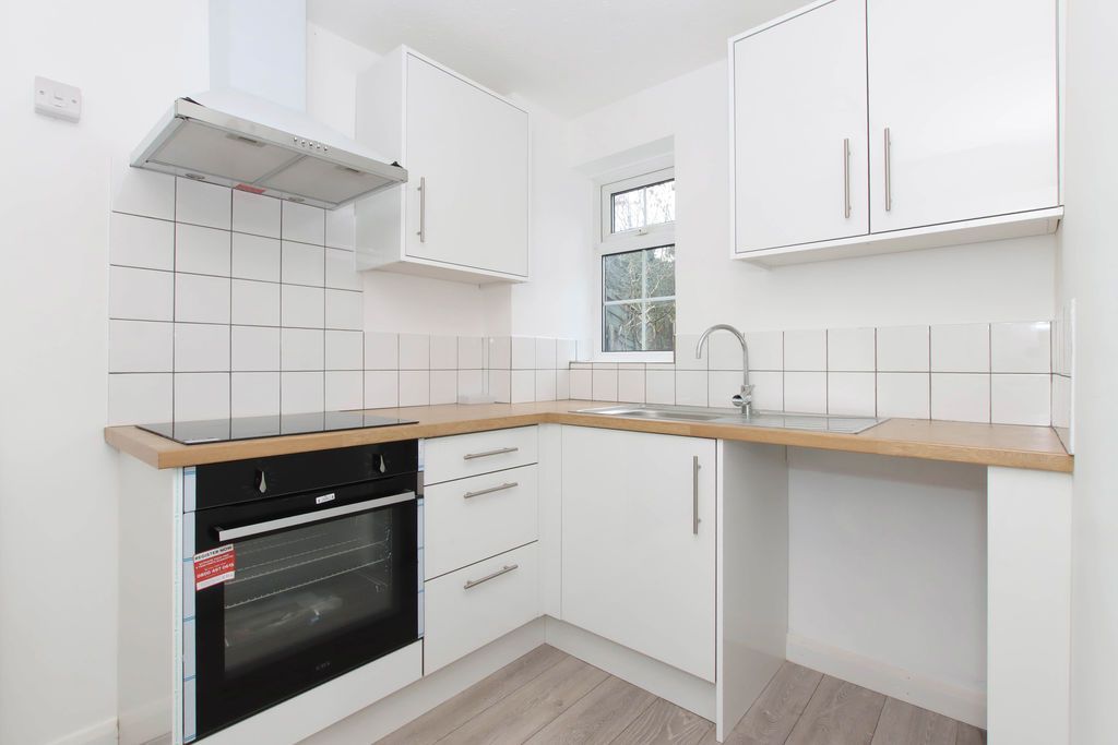 Property photo 2 of 8 Photo 3