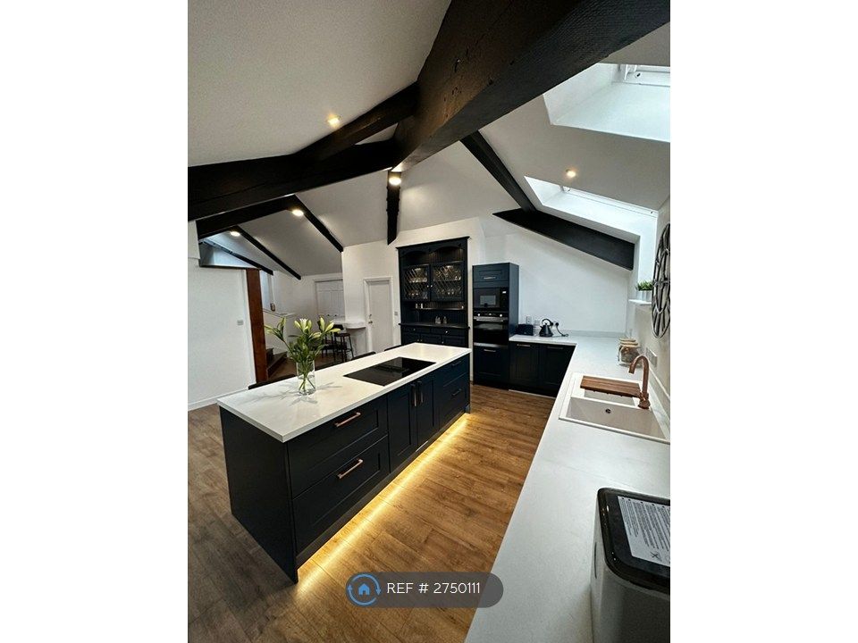 Property photo 3 of 31 Kitchen