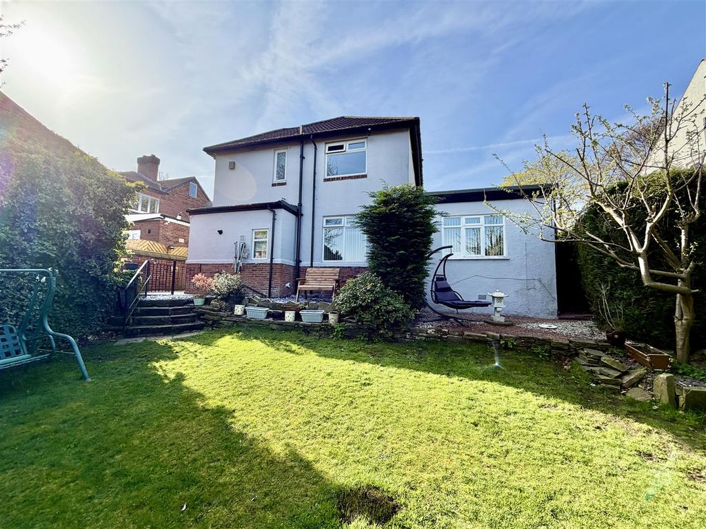 Property photo 2 of 31