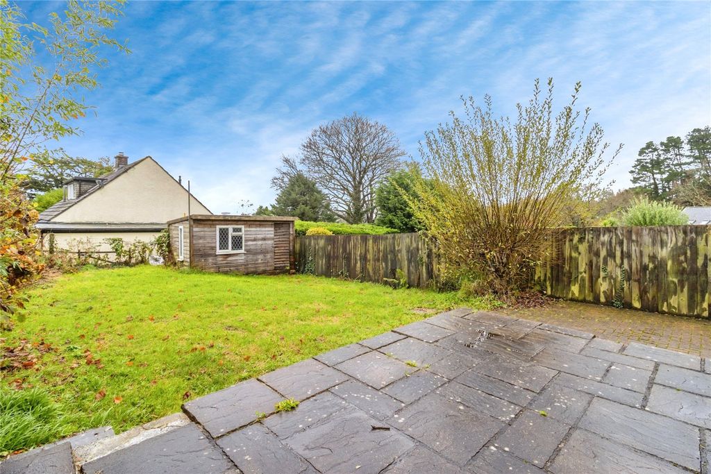 Property photo 2 of 17 Garden