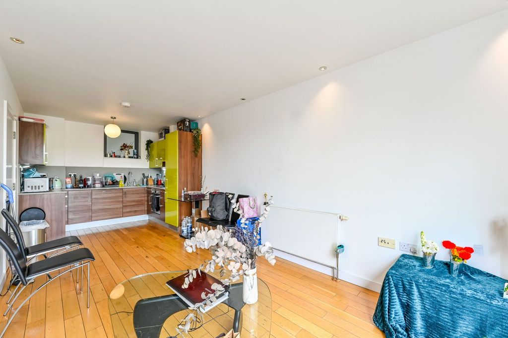 Property photo 3 of 10