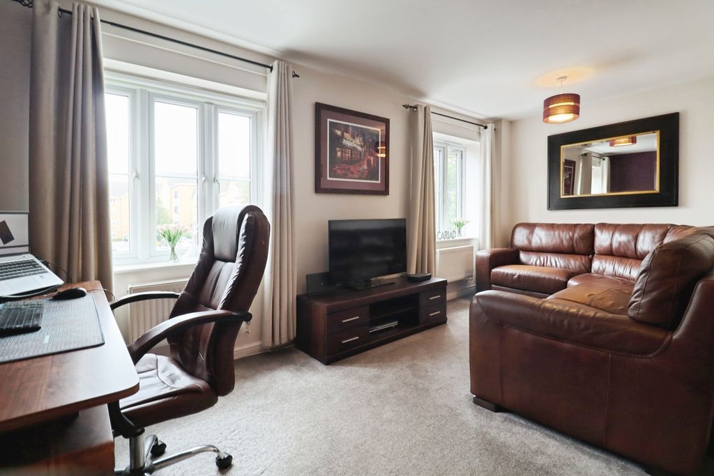 Property photo 2 of 30 Pbox-Img.Jpg