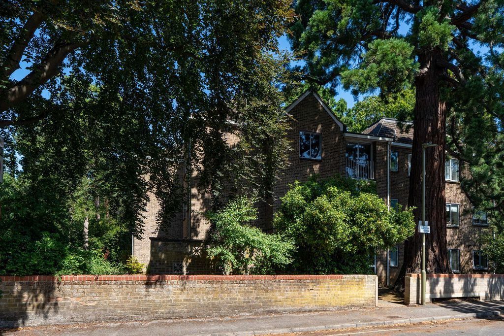 Property photo 1 of 9 Front