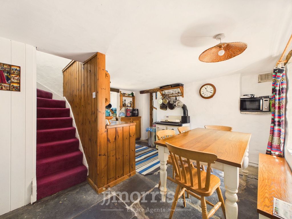 Property photo 3 of 41