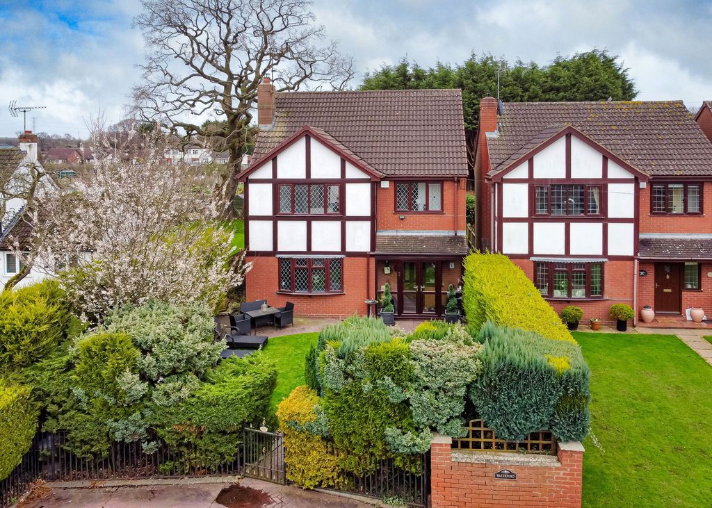 Property photo 1 of 18