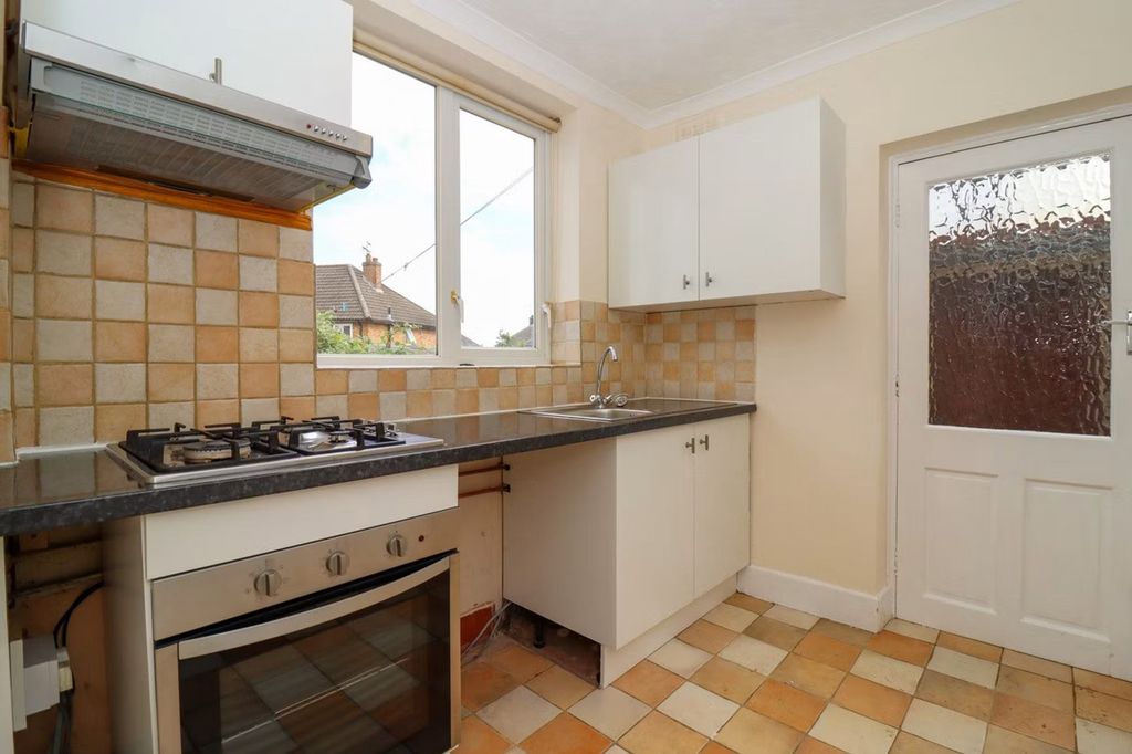 Property photo 3 of 13