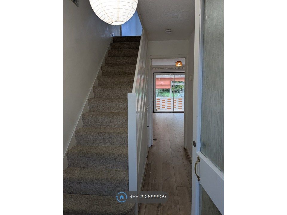 Property photo 3 of 11 Entrance