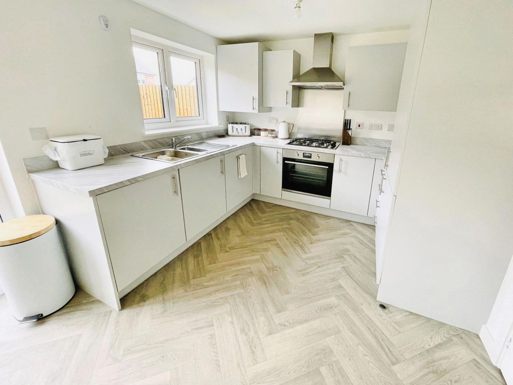 Property photo 3 of 11 Image