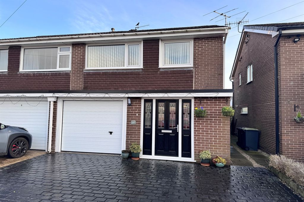 Property photo 1 of 17 (Main)