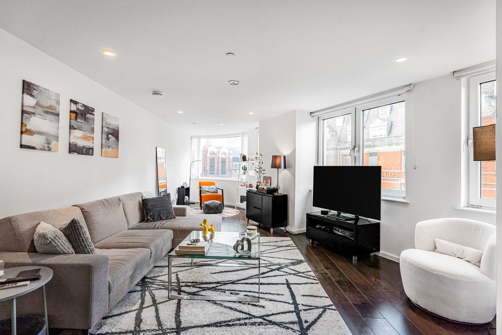 Property photo 1 of 18 Reception Room