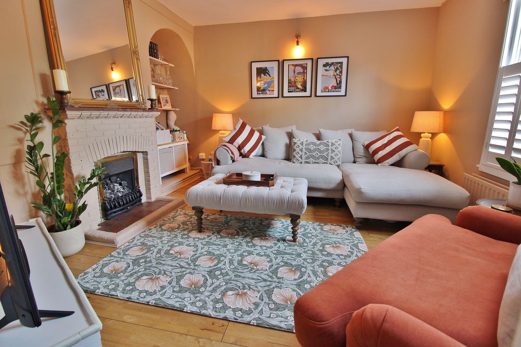 Property photo 3 of 24