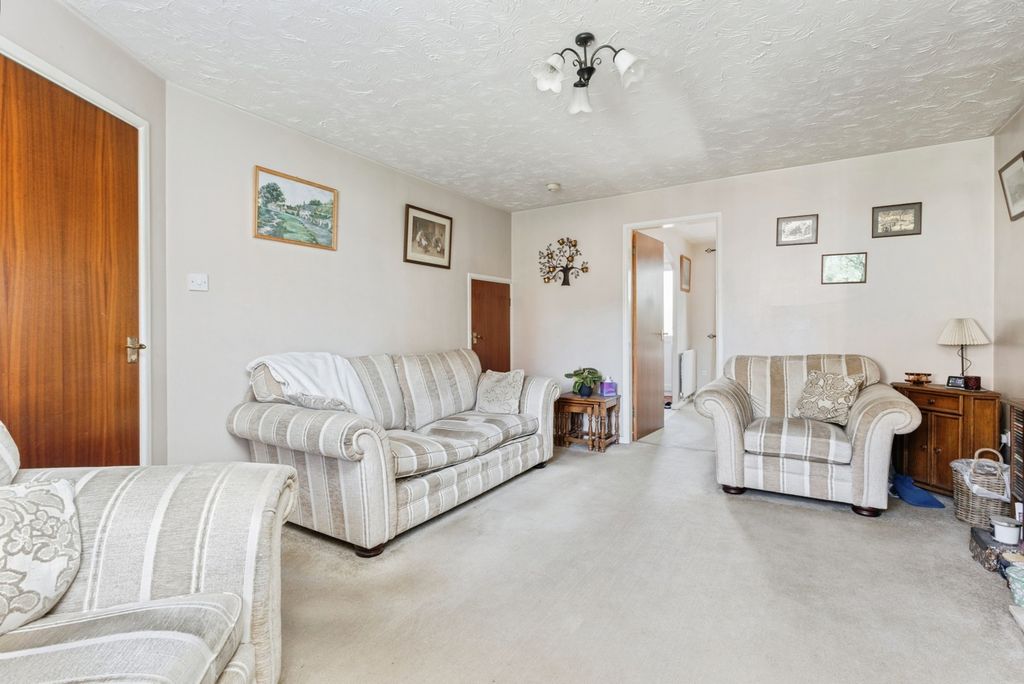 Property photo 2 of 17 Photo
