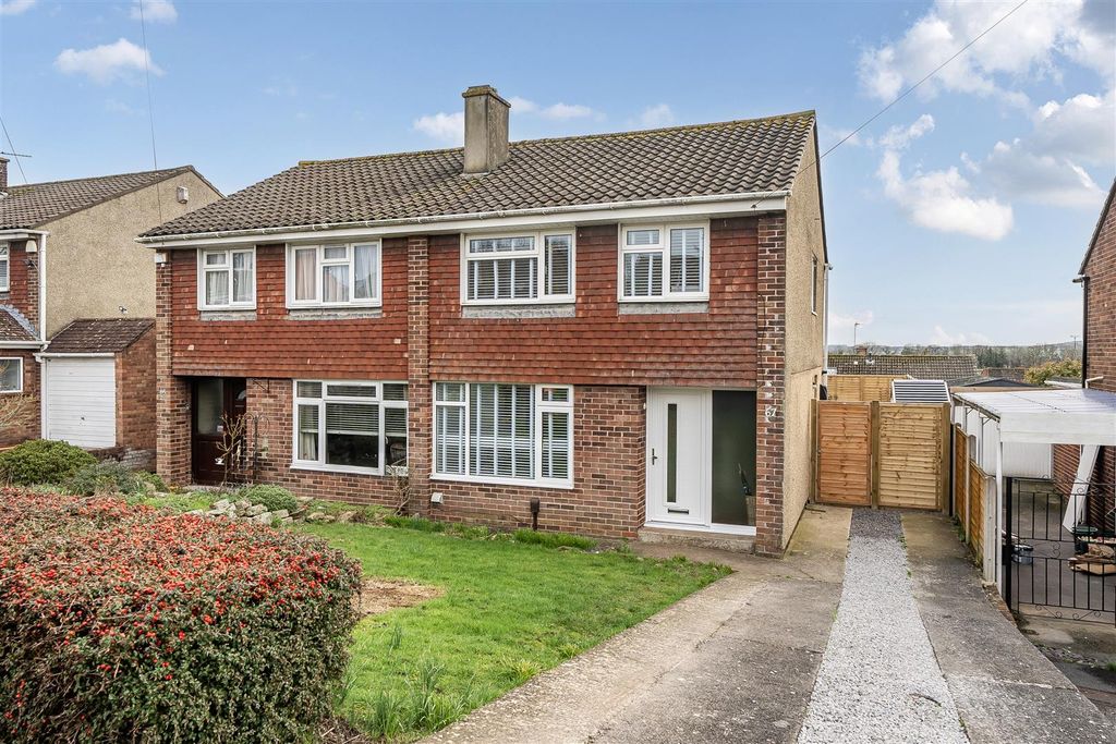 Property photo 1 of 19 Front