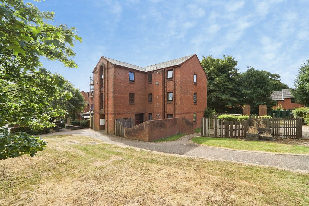 Property photo 1 of 8