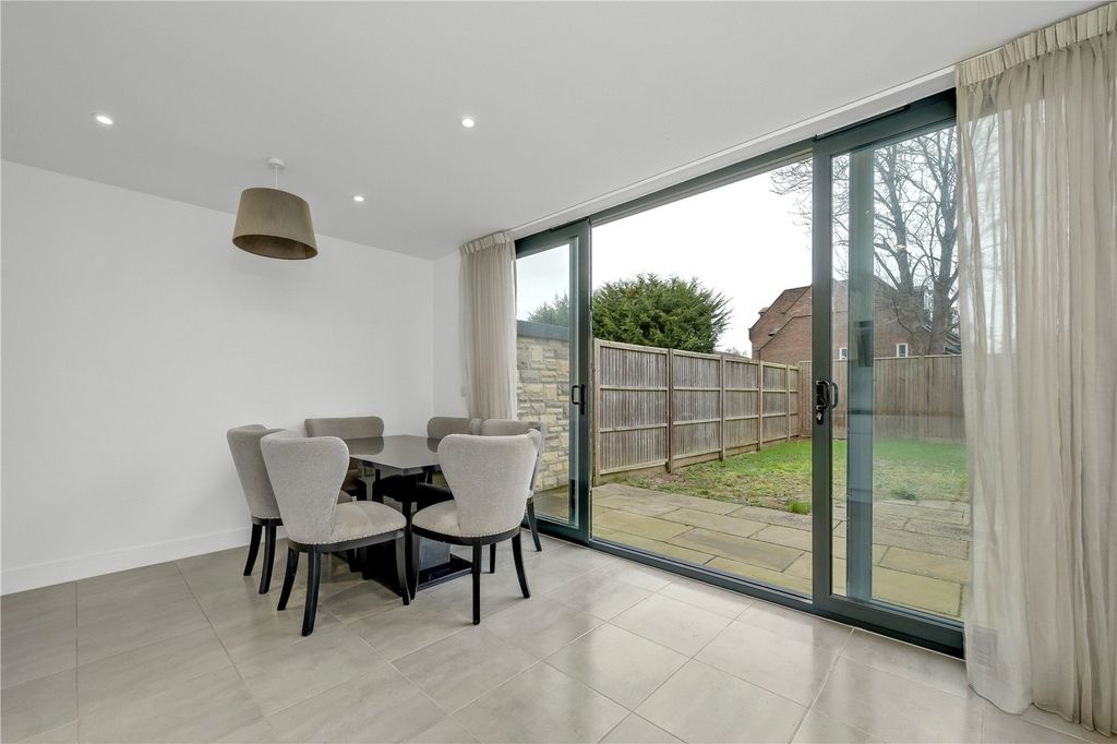 Property photo 2 of 11 Dining Room