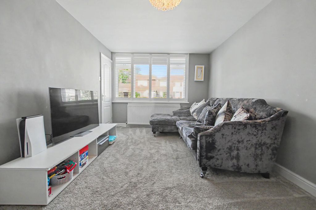 Property photo 2 of 17 Living Room