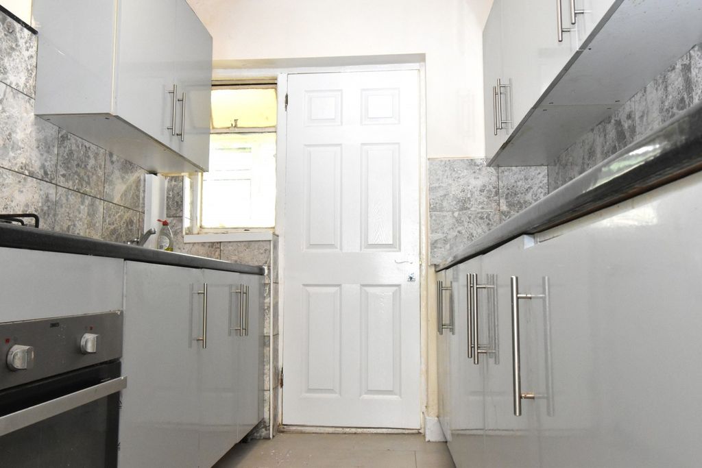 Property photo 3 of 14 Gallery