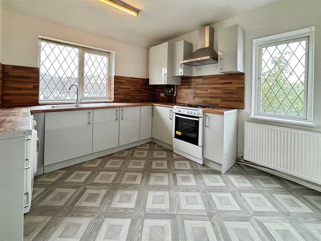 Property photo 2 of 16 Kitchen/Diner