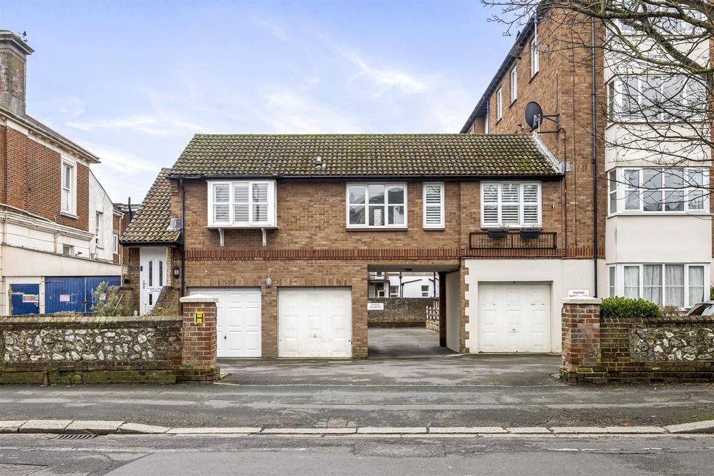 Property photo 1 of 28 Shelley Road, 27A-022.Jpg