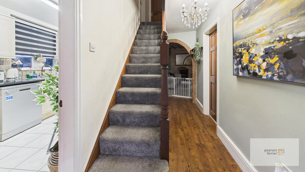 Property photo 2 of 13 Hallway