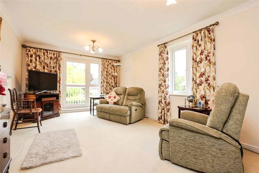 Property photo 2 of 11 Living Room