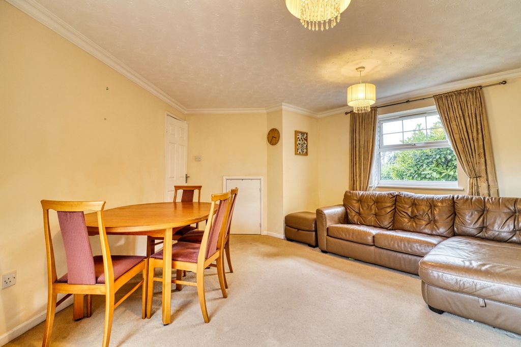 Property photo 3 of 10 Lounge - Diner v2