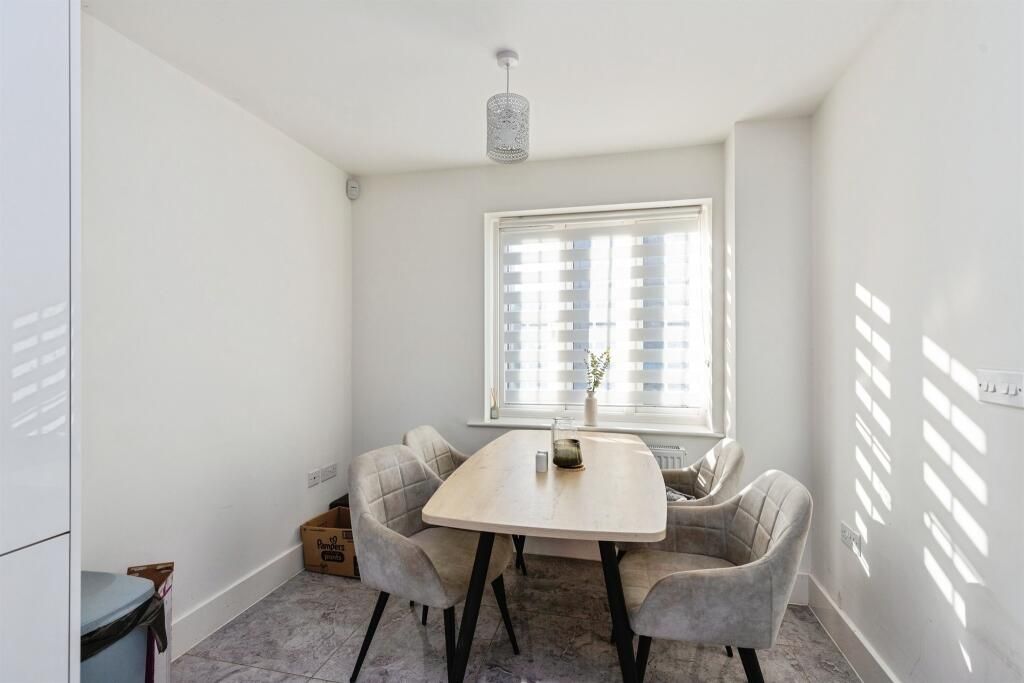 Property photo 3 of 7 Dining Room