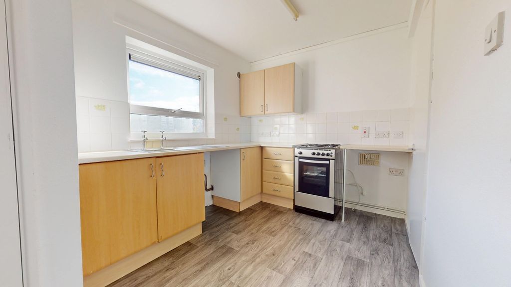 Property photo 3 of 8 4669813