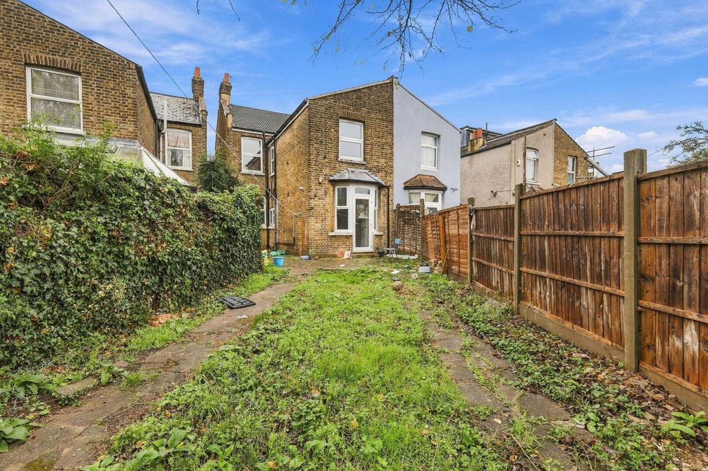 Property photo 3 of 30 Rear Garden