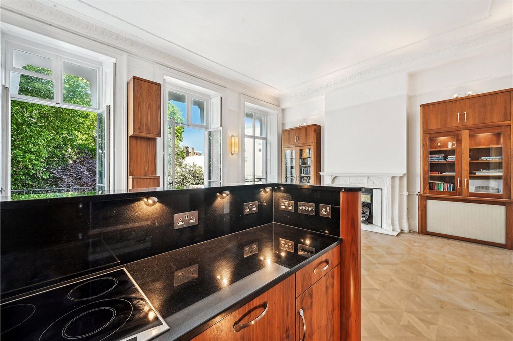 Onslow Gardens, London SW7 photo 5