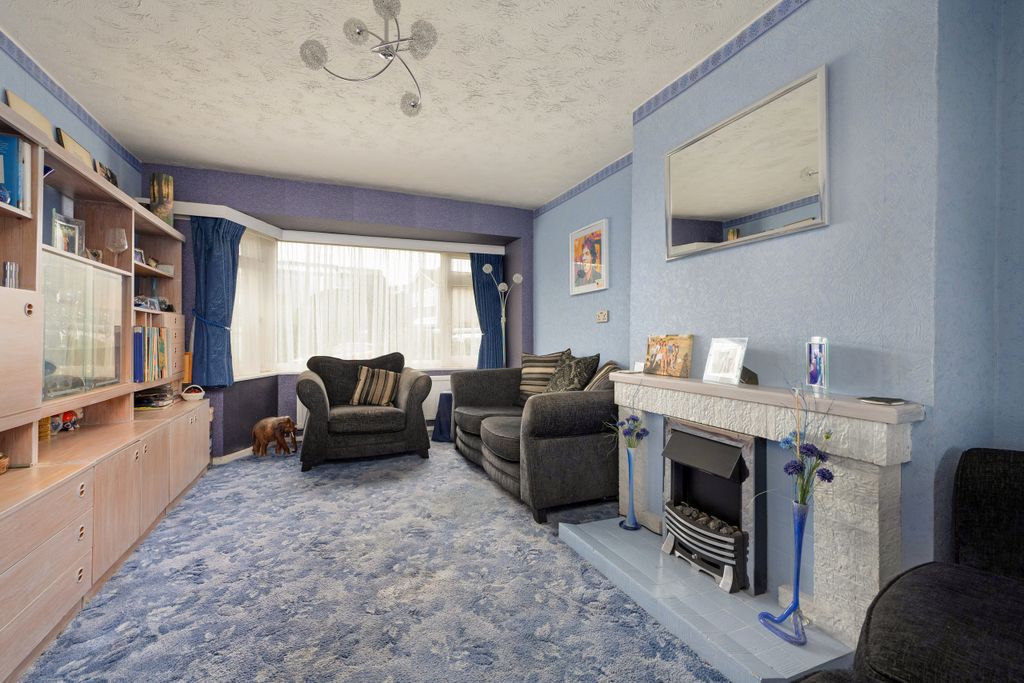 Property photo 2 of 15 Sitting Room