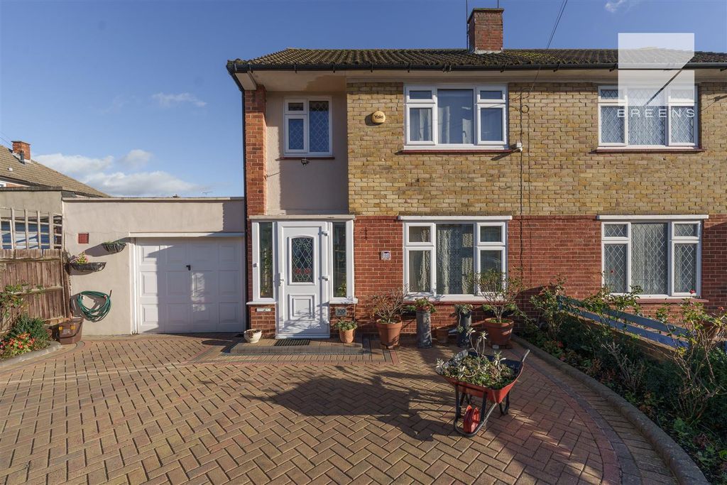 Property photo 1 of 42 100 The Bramblings_0050.Jpg