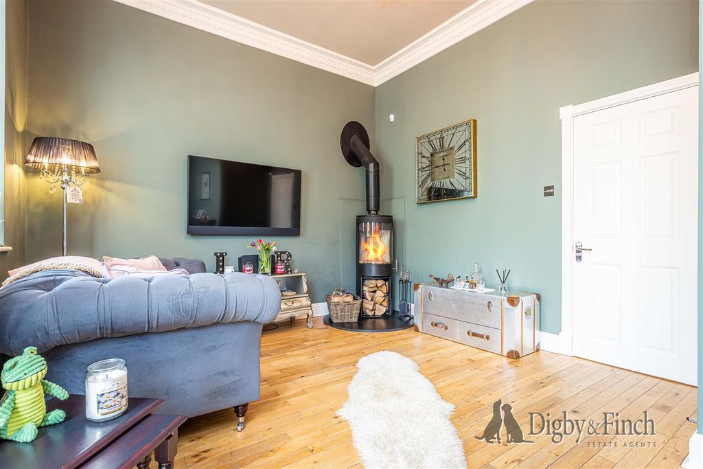 Property photo 2 of 20 17 Whitehall Court, Upper Saxondale-9Watermarked.J