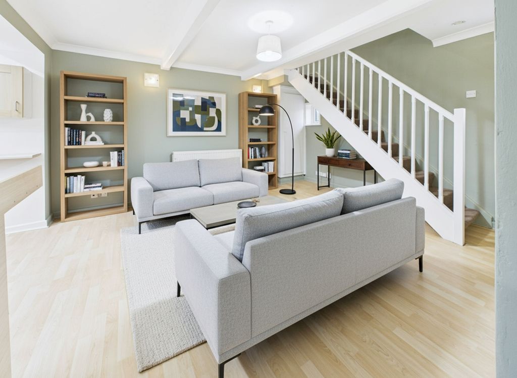 Property photo 2 of 20 Cam04233G0-Pr0059-Still006-001